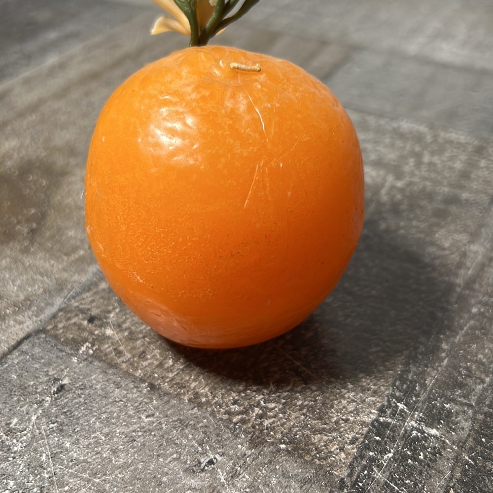 Vintage Glo Candle Company Orange Shaped Candle with Plastic Blossem - Picture 3 of 4